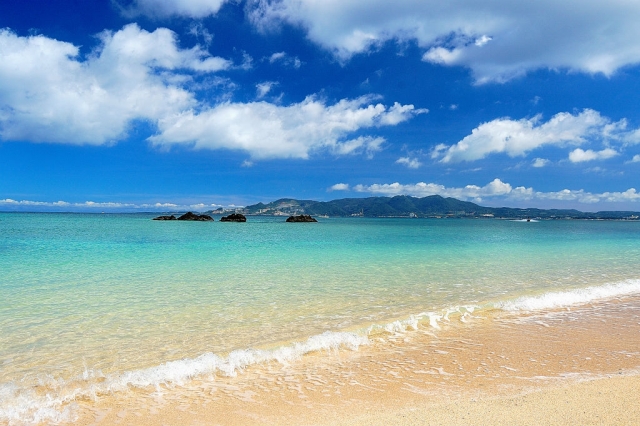 短期で稼ぐ 沖縄のリゾートバイトはおすすめの副業